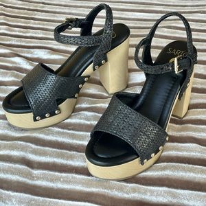 Franco Sarto, Size US 9 1/2, Black.